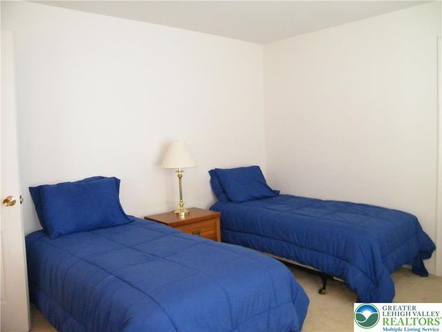 322 Surrey Place 322, Macungie Boro, PA 18062