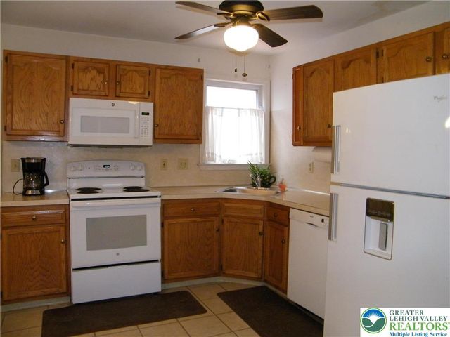 322 Surrey Place 322, Macungie Boro, PA 18062