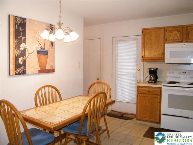322 Surrey Place 322, Macungie Boro, PA 18062