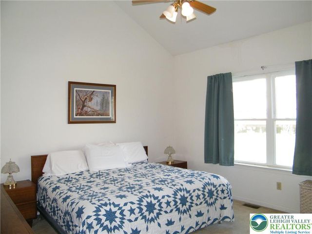 322 Surrey Place 322, Macungie Boro, PA 18062