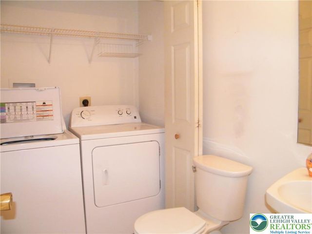 322 Surrey Place 322, Macungie Boro, PA 18062