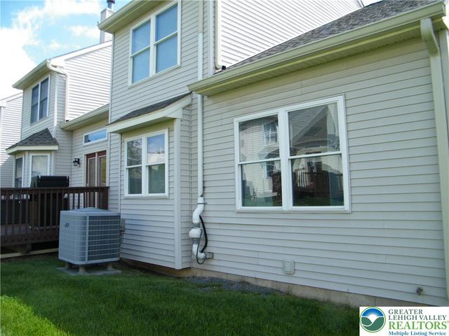 322 Surrey Place 322, Macungie Boro, PA 18062