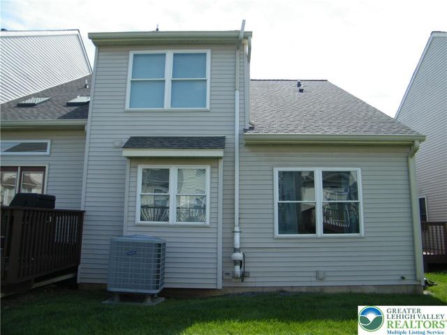 322 Surrey Place 322, Macungie Boro, PA 18062
