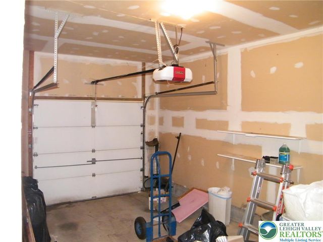 322 Surrey Place 322, Macungie Boro, PA 18062