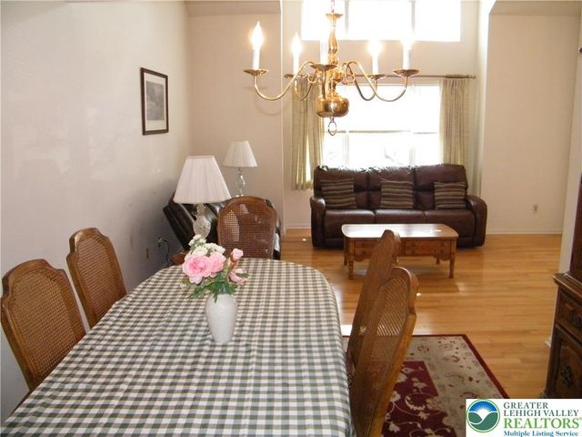 322 Surrey Place 322, Macungie Boro, PA 18062
