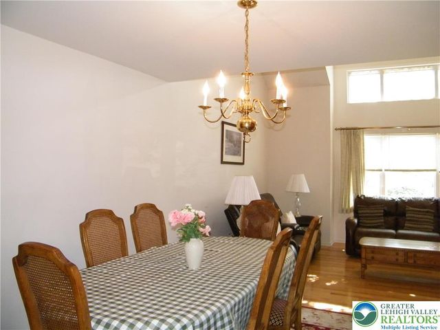 322 Surrey Place 322, Macungie Boro, PA 18062