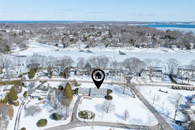 1400 Calves Neck Road, Southold, NY 11971