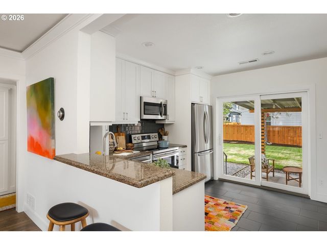 8345 Ne PACIFIC St, Portland, OR 97220