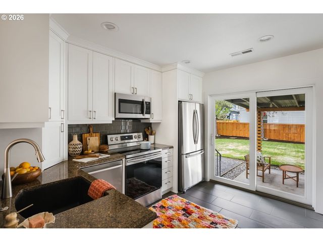 8345 Ne PACIFIC St, Portland, OR 97220