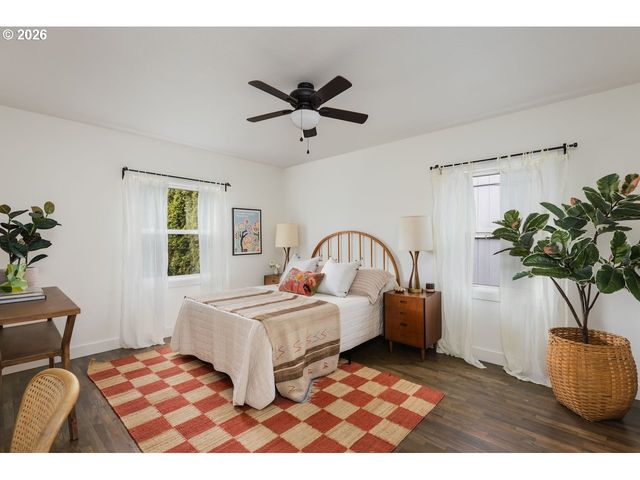 8345 Ne PACIFIC St, Portland, OR 97220