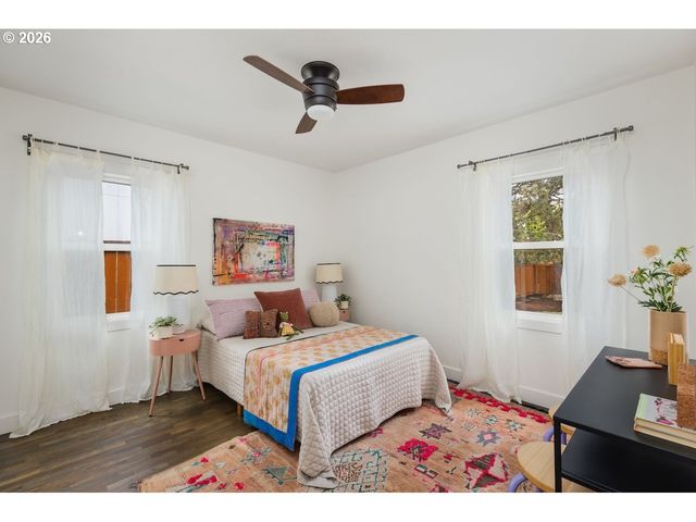 8345 Ne PACIFIC St, Portland, OR 97220