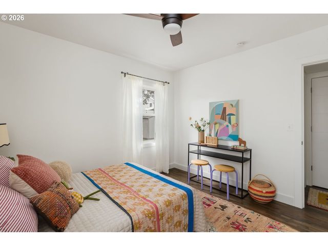 8345 Ne PACIFIC St, Portland, OR 97220