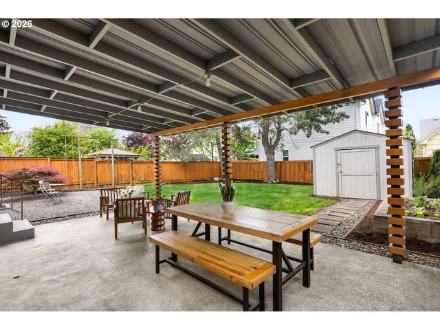 8345 Ne PACIFIC St, Portland, OR 97220