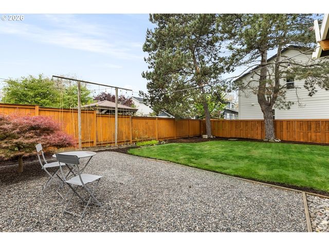 8345 Ne PACIFIC St, Portland, OR 97220