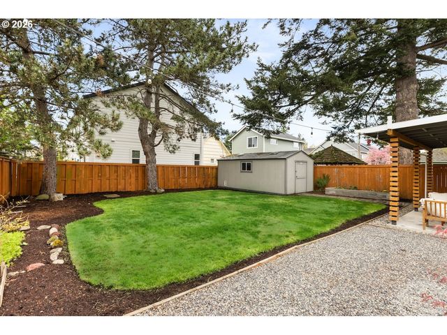 8345 Ne PACIFIC St, Portland, OR 97220