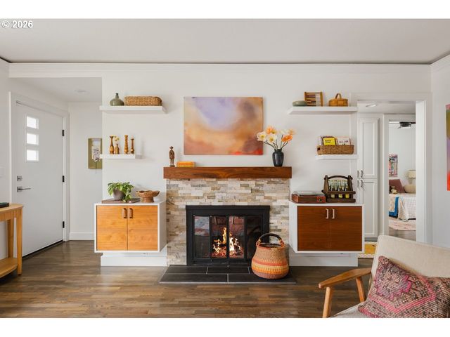 8345 Ne PACIFIC St, Portland, OR 97220