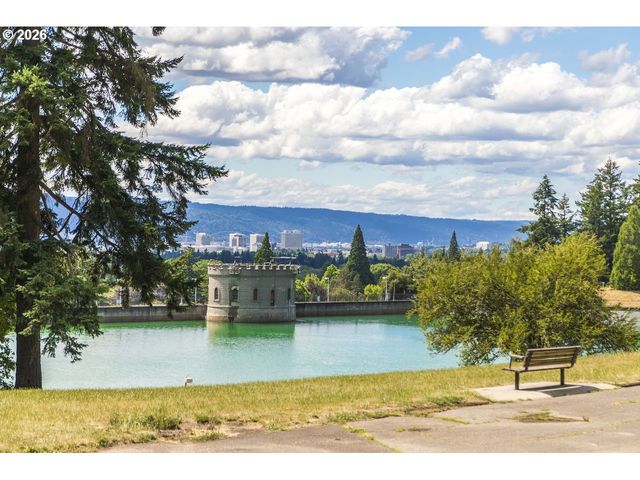 8345 Ne PACIFIC St, Portland, OR 97220