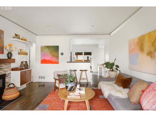 8345 Ne PACIFIC St, Portland, OR 97220