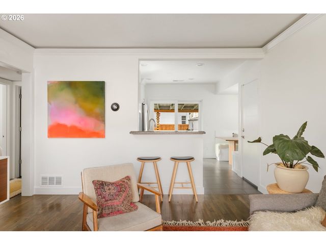 8345 Ne PACIFIC St, Portland, OR 97220