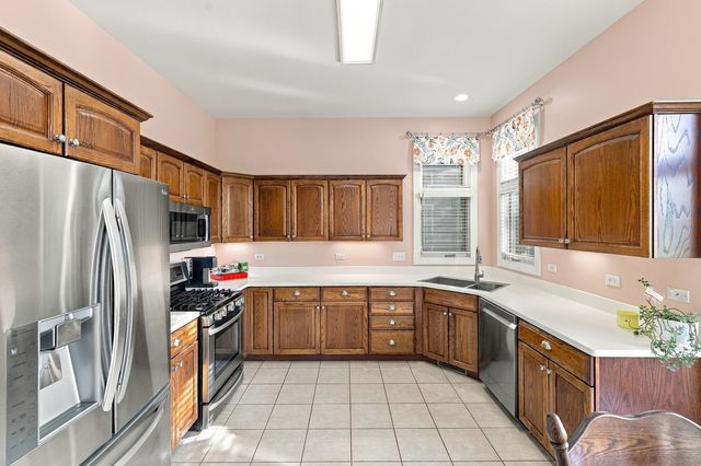 151 Course Drive, Lake In The Hills, IL 60156
