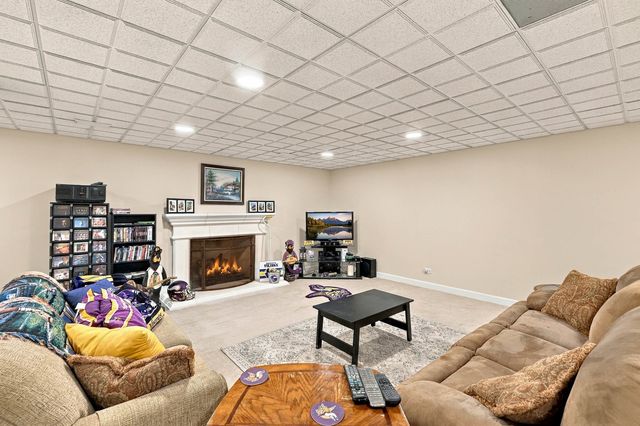 151 Course Drive, Lake In The Hills, IL 60156