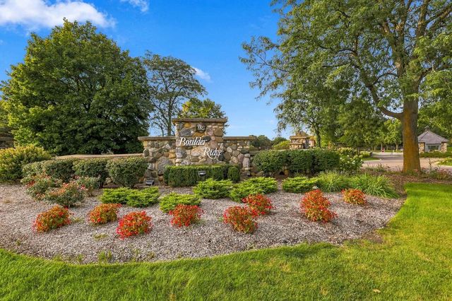 151 Course Drive, Lake In The Hills, IL 60156