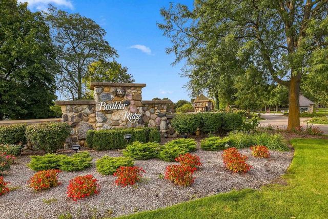 151 Course Drive, Lake In The Hills, IL 60156