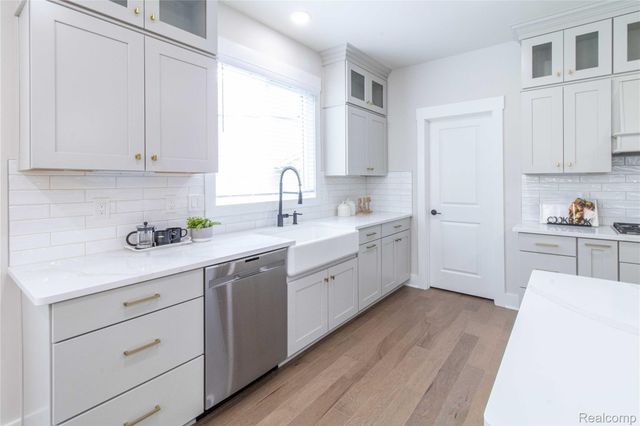 5532 Timber Glen Court, Ann Arbor, MI 48108