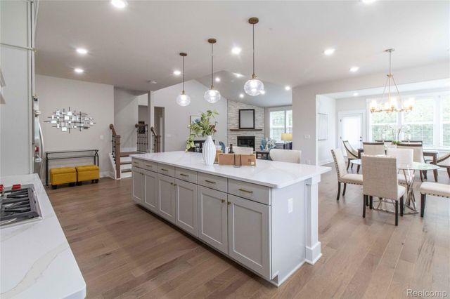 5532 Timber Glen Court, Ann Arbor, MI 48108