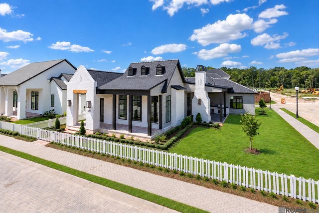 2713 Pointe-marie Dr, Baton Rouge, LA 70820
