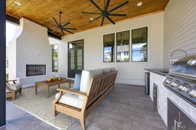 2713 Pointe-marie Dr, Baton Rouge, LA 70820