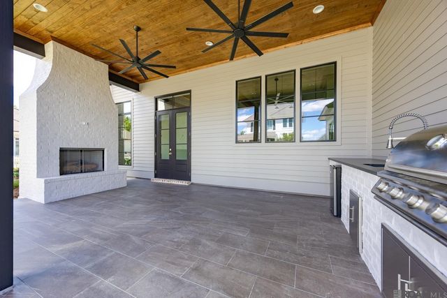 2713 Pointe-marie Dr, Baton Rouge, LA 70820