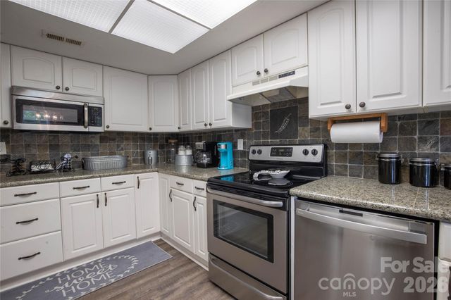 84 Sheets Farm Road, Bakersville, NC 28705
