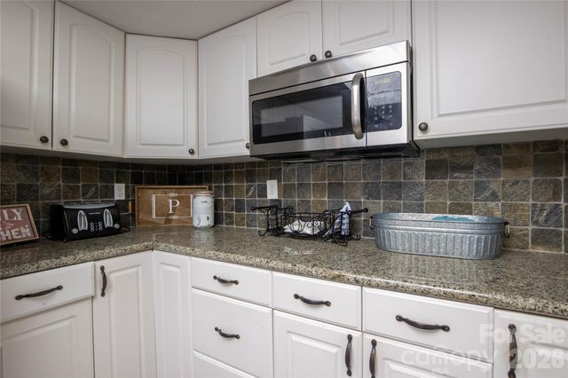 84 Sheets Farm Road, Bakersville, NC 28705