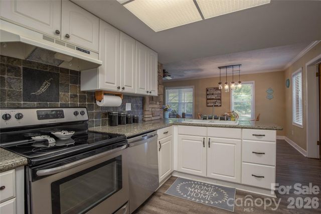 84 Sheets Farm Road, Bakersville, NC 28705