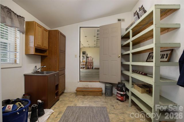 84 Sheets Farm Road, Bakersville, NC 28705