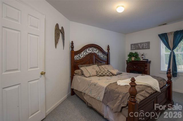 84 Sheets Farm Road, Bakersville, NC 28705
