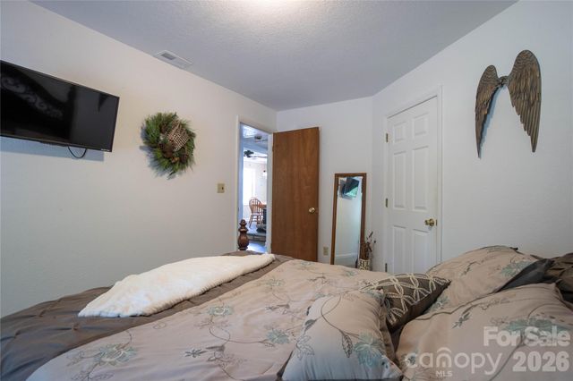 84 Sheets Farm Road, Bakersville, NC 28705