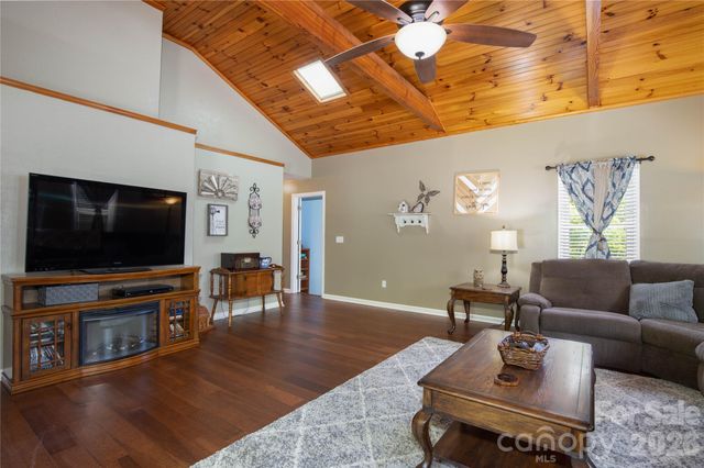 84 Sheets Farm Road, Bakersville, NC 28705