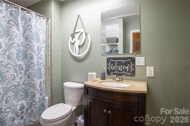 84 Sheets Farm Road, Bakersville, NC 28705