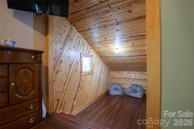 84 Sheets Farm Road, Bakersville, NC 28705
