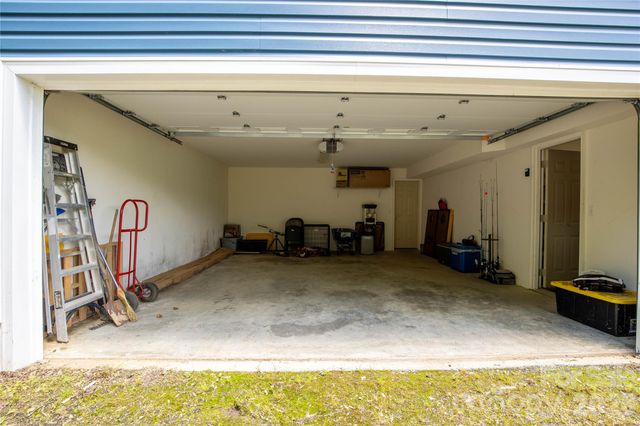 84 Sheets Farm Road, Bakersville, NC 28705