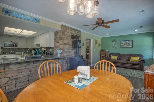 84 Sheets Farm Road, Bakersville, NC 28705