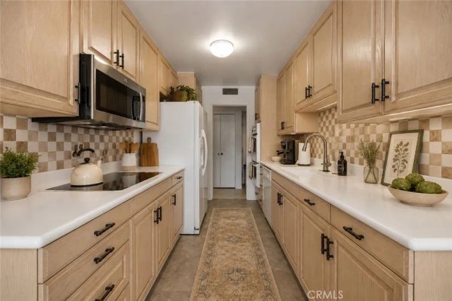14141 Dickens 312, Sherman Oaks, CA 91423