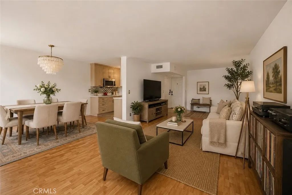 14141 Dickens 312, Sherman Oaks, CA 91423