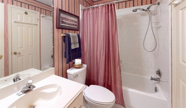 3011 Flower Field Lane, Pearland, TX 77584