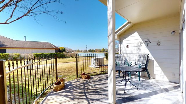 3011 Flower Field Lane, Pearland, TX 77584