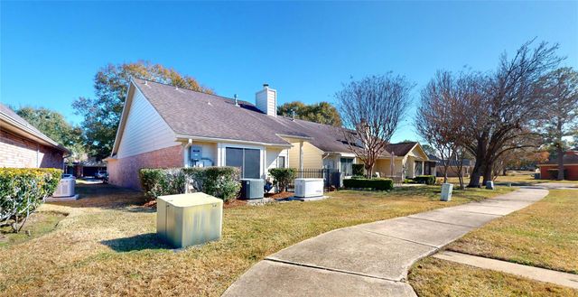 3011 Flower Field Lane, Pearland, TX 77584