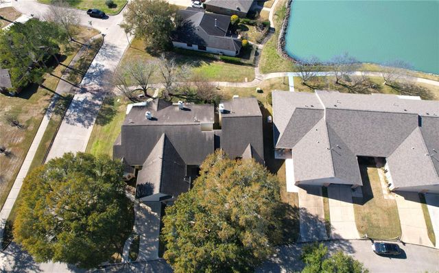 3011 Flower Field Lane, Pearland, TX 77584