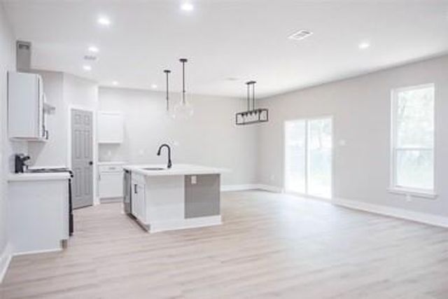 2414 Myrtle Street, Waller, TX 77484